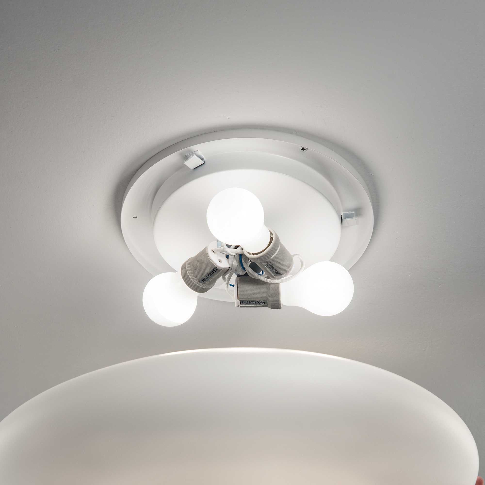 Smarties pl3 d60 Plafoniera in vetro soffiato bianco acidato