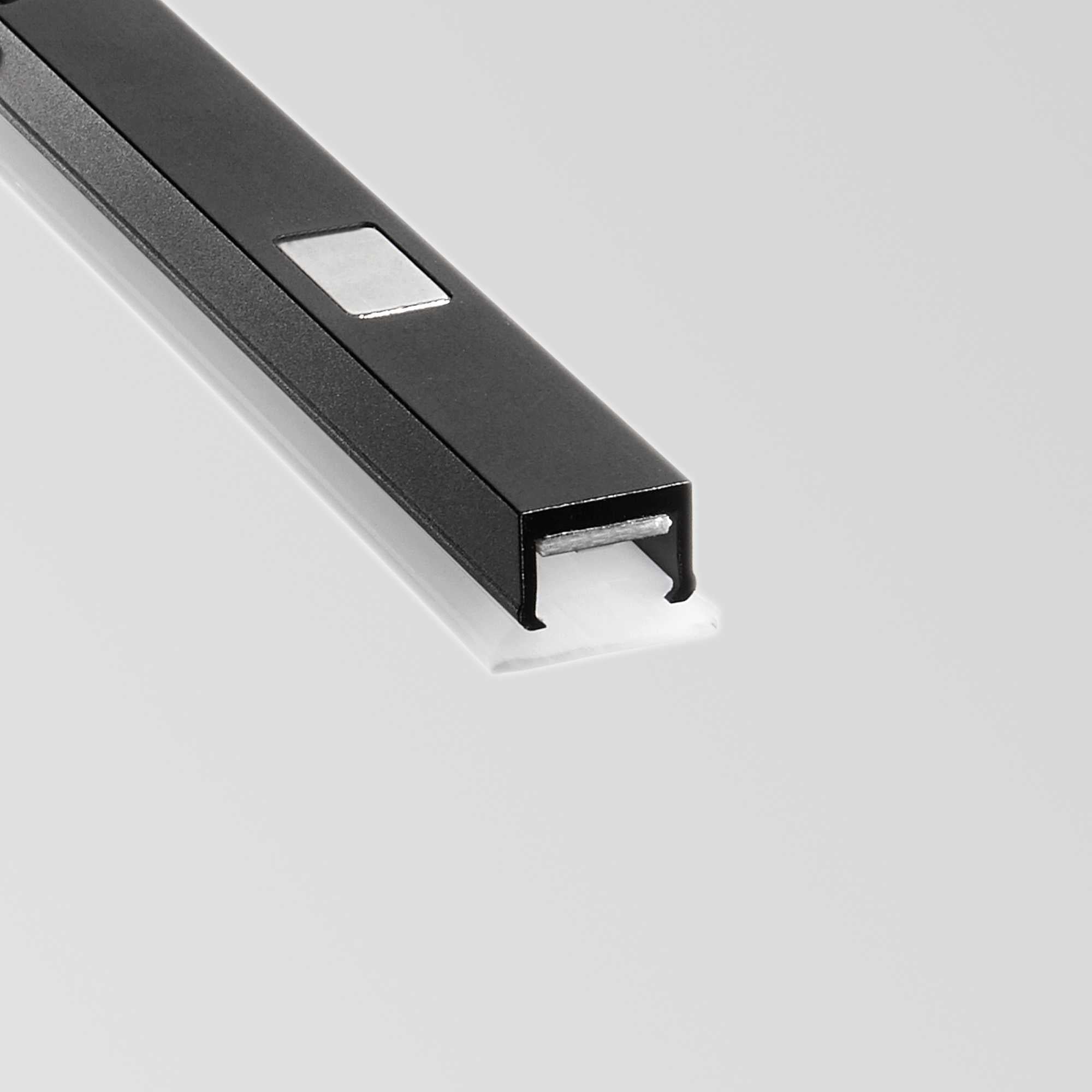 Stick wide 06w