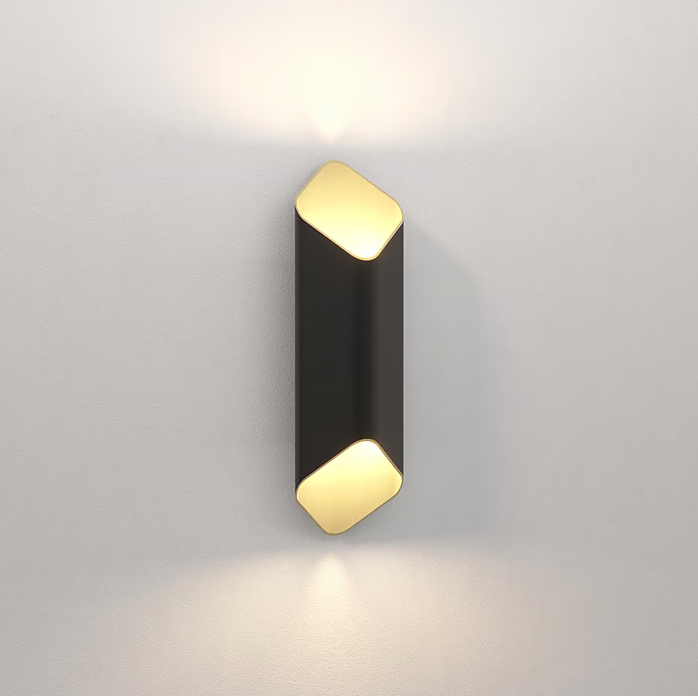Ako 420 Phase Applique LED 2700K per interno in metallo nero opaco oro