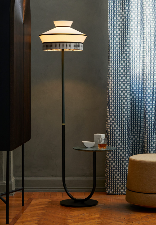 Calypso floor table indoor Martinique Yellow Lampada da terra in tessuto con tavolino