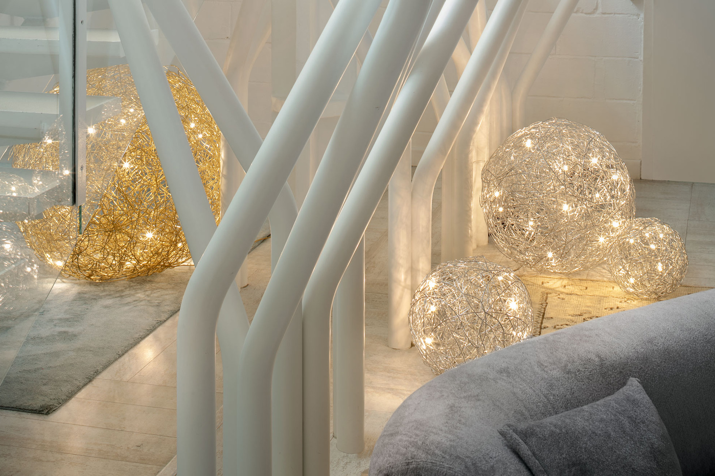 Fil de Fer F Lampada da terra sfera filo in alluminio