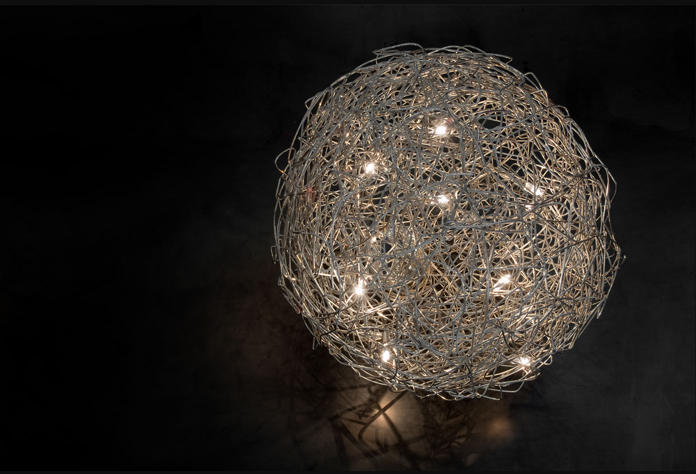 Fil de Fer F Lampada da terra sfera filo in alluminio