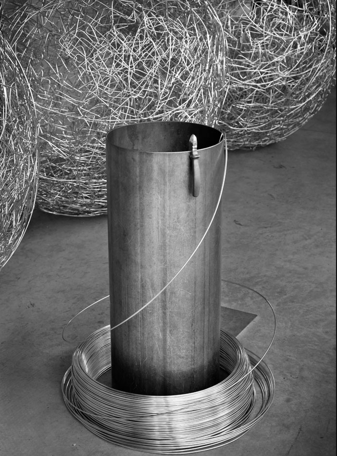 Fil de Fer F Lampada da terra sfera filo in alluminio