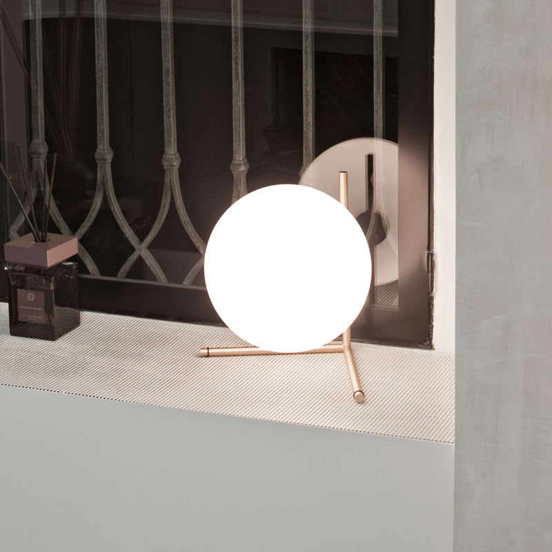 IC Lights T2 Lampada da tavolo ottone vetro soffiato Ø30 cm.