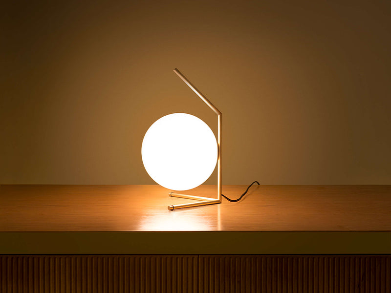 IC Lights T1 Low Lampada da tavolo ottone vetro soffiato Ø20 cm.