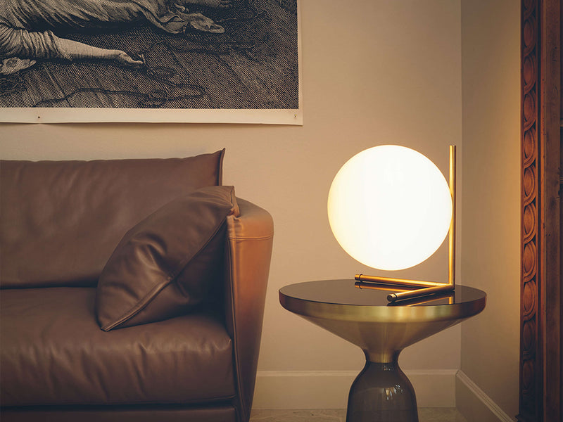 IC Lights T2 Lampada da tavolo ottone vetro soffiato Ø30 cm.