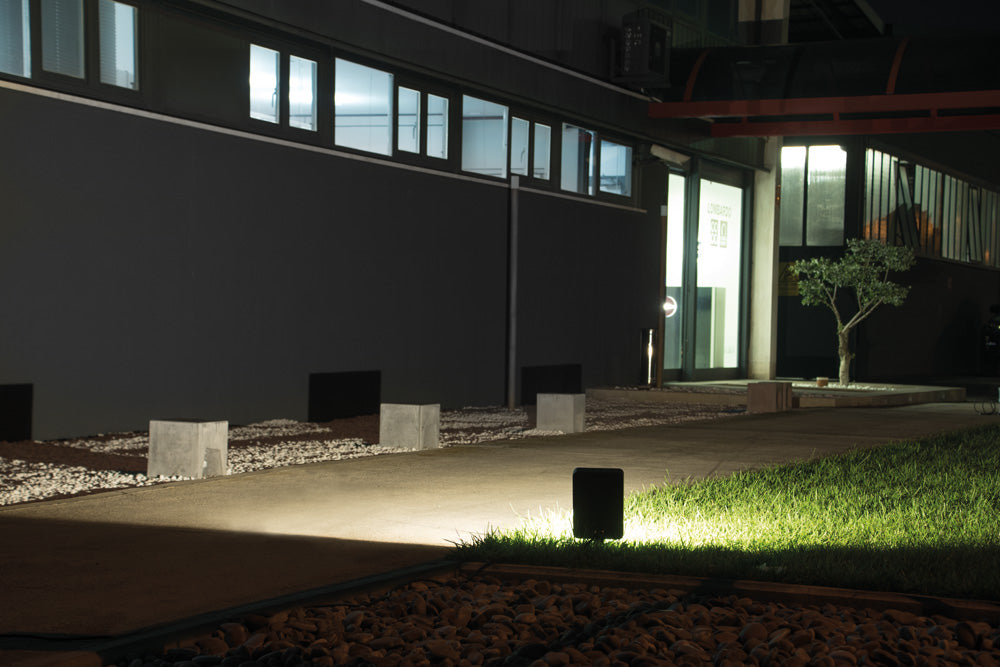 Tag 210 Asimmetrico Proiettore LED per esterno in alluminio IP66