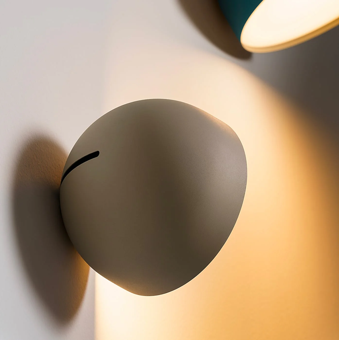 Plusminus Solo spot-light led Ø10 cm. con ottica stretta orientabile Pulsante 1-10V Beige