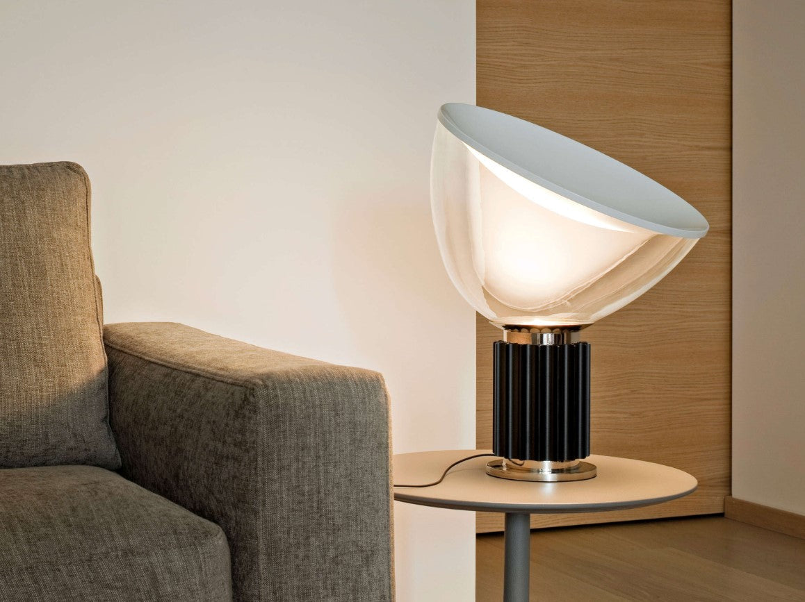 Taccia Lampada da tavolo Led diffusore vetro con base argento