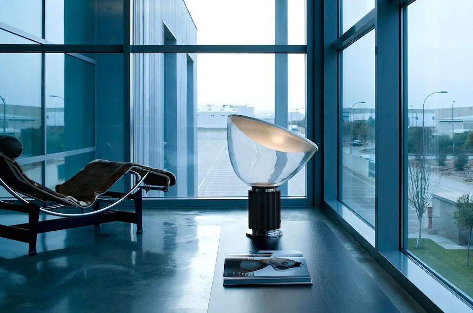 Taccia PMMA Lampada da tavolo Led diffusore metacrilato con base argento