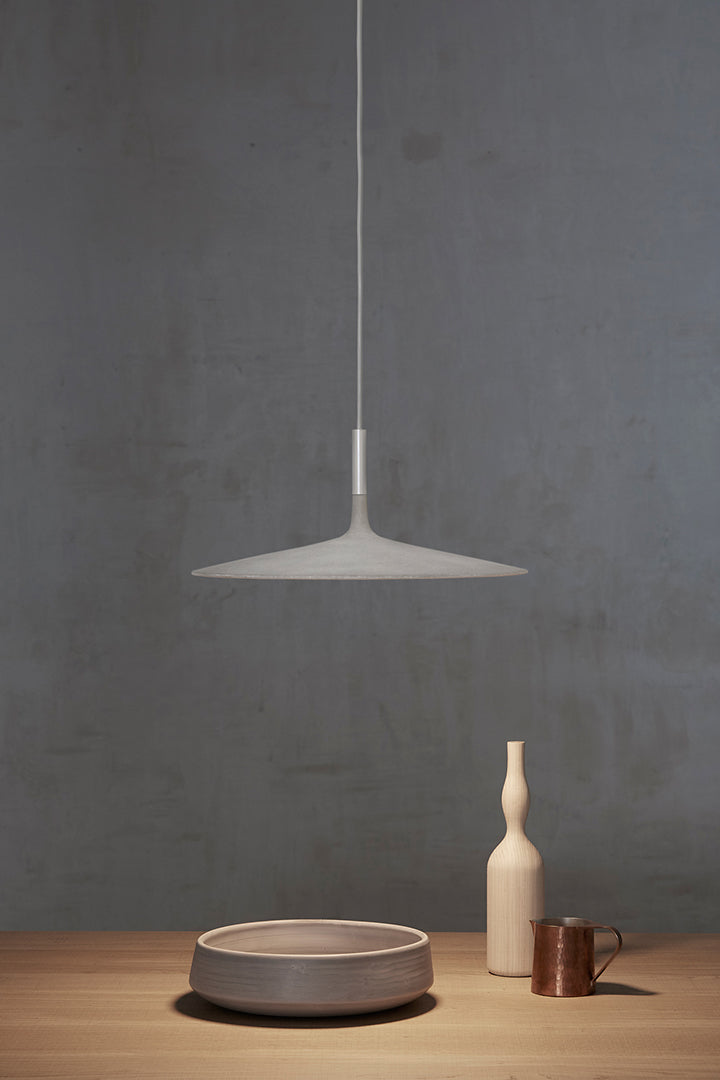 Aplomb Large MyLight Lampadario a sospensione in cemento e alluminio