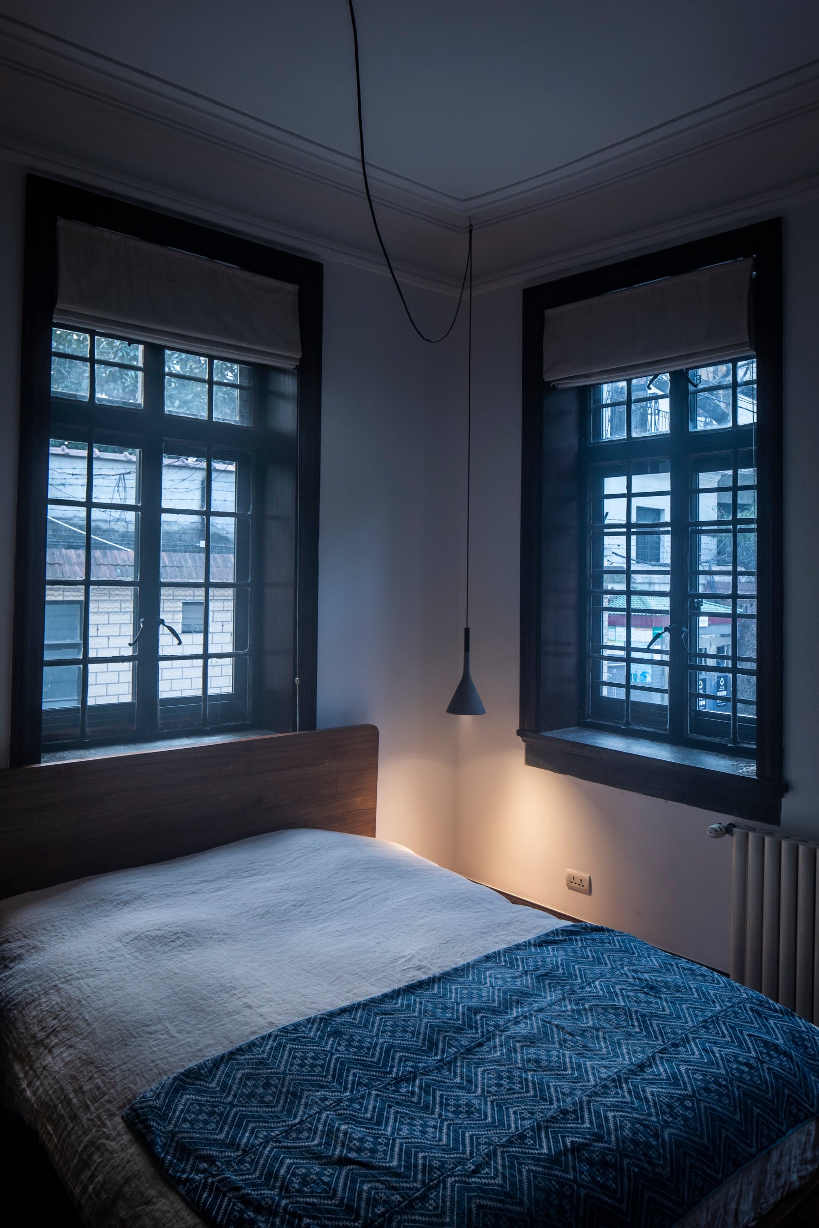 Aplomb Mini Lampadario a sospensione in cemento e alluminio