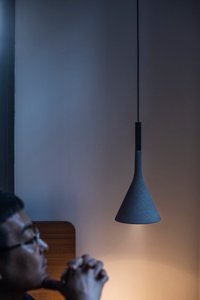 Aplomb Lampadario a sospensione in cemento e alluminio