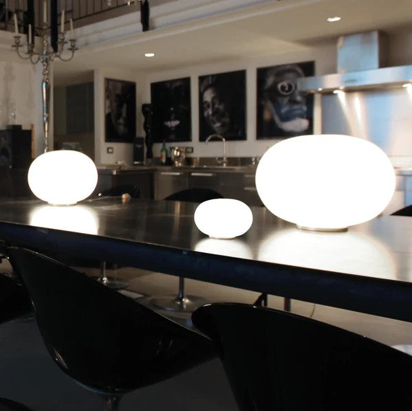 Lucciola LT G Lampada tavolo in vetro soffiato satinato diametro 48 cm.