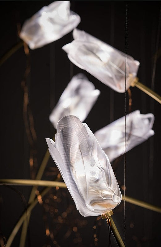Tulip 14 Linear Suspension Lampadario 14 luci in Ottone Satinato Lentiflex®