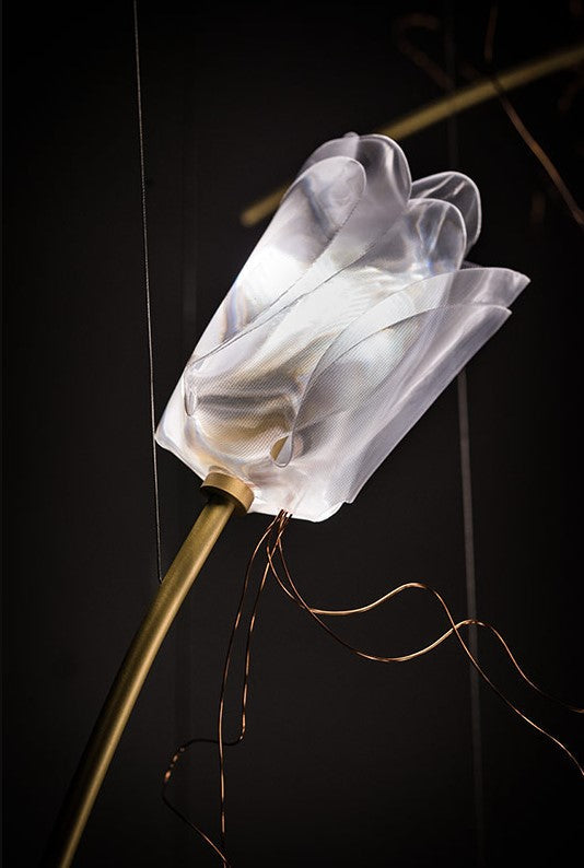 Tulip 14 Free-Standing Suspension Lampadario 14 luci in Ottone Satinato Lentiflex®