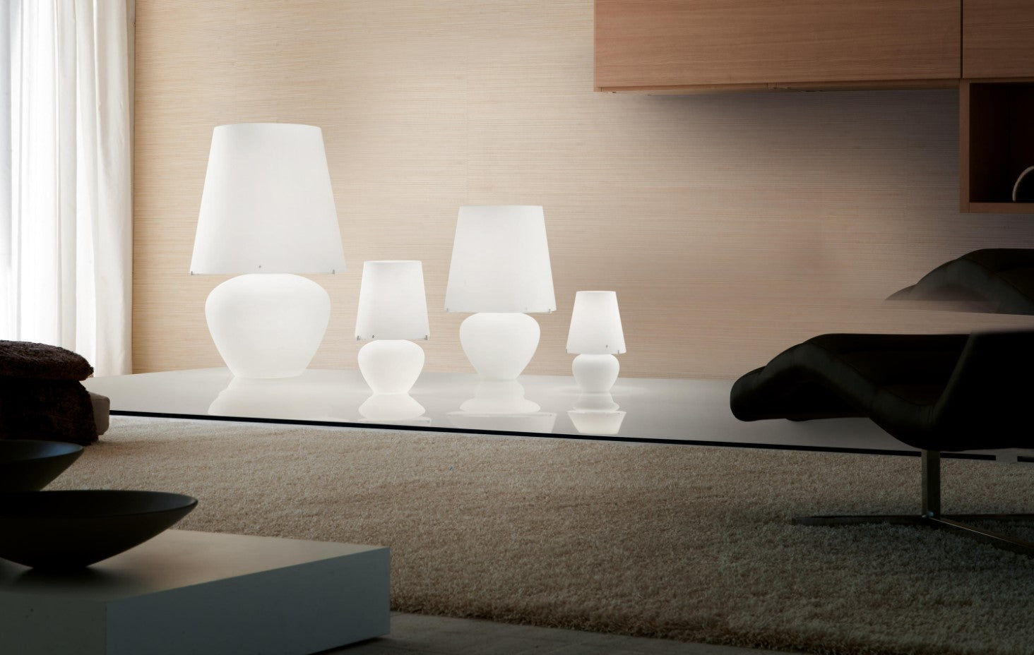 Naxos LT 76 Lampada tavolo in vetro soffiato satinato diametro 48 cm.